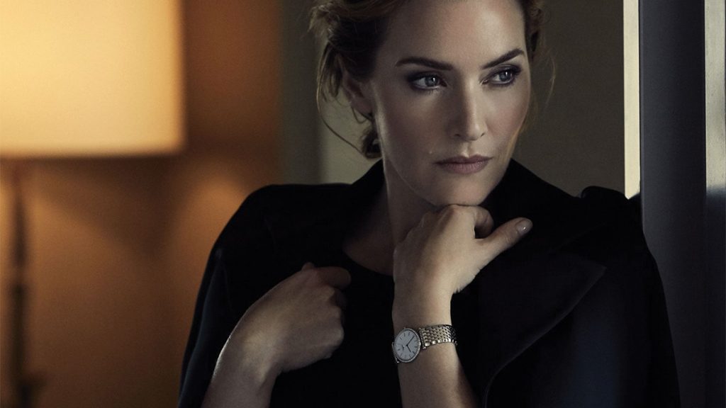 kate winslet y longines Embajadora de la firma del reloj alado desde 2010, Kate Winslet ha sido nominada a los Óscar en siete ocasiones, aunque solo ha resultado ganadora de uno por “The Reader” (2009). A ella se le han sumado otras dos embajadoras: Jennifer Lawrence y Barbara Palvin.